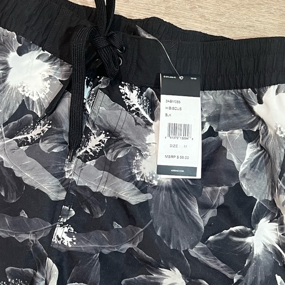 NWT Adidas Men’s Medium Hibiscus Black Floral Lined Swim Trunks - Picture 4 of 6